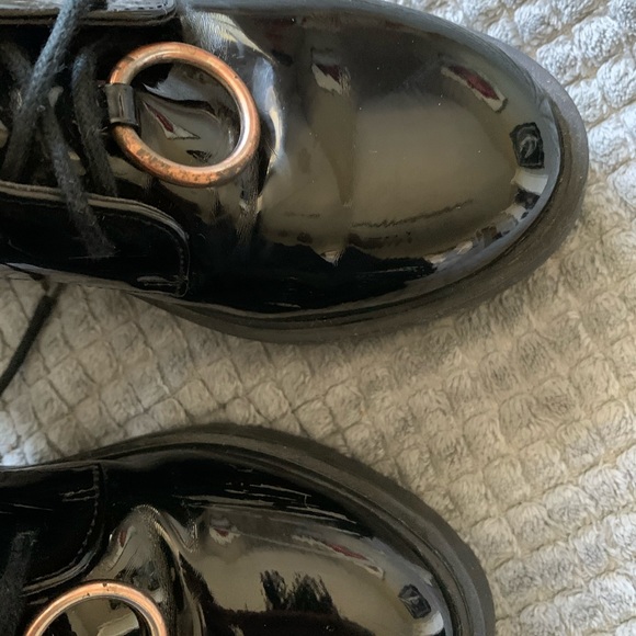 Boots - Picture 4 of 4